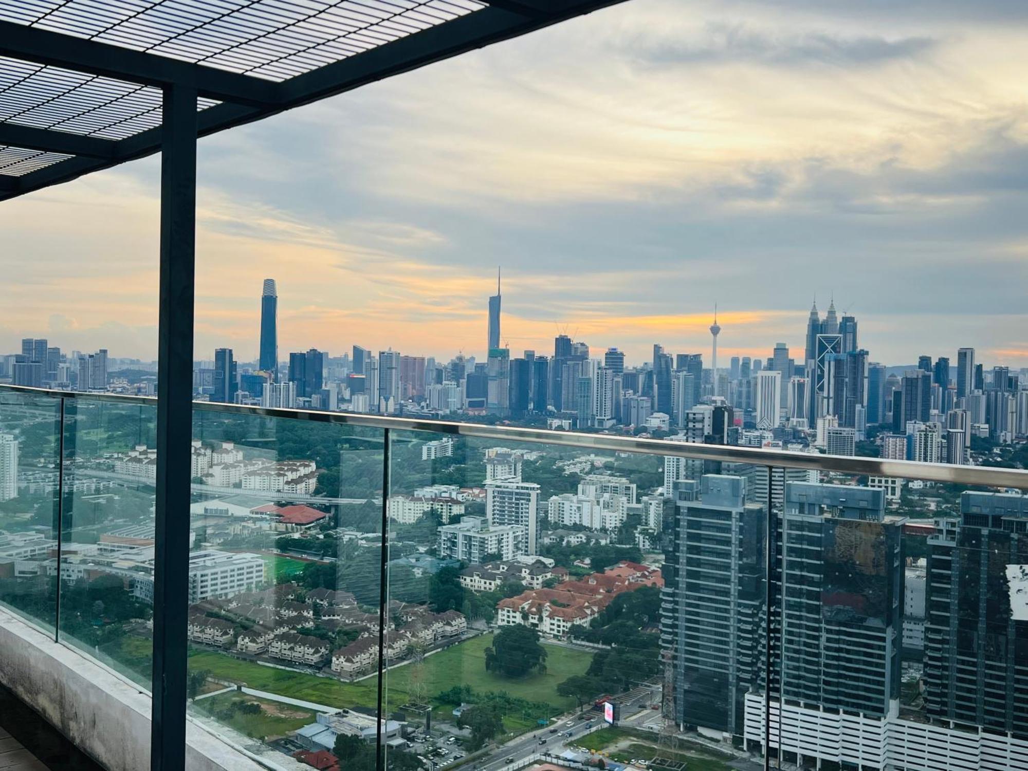 Reizz Residence By Elysium Kuala Lumpur Exterior photo