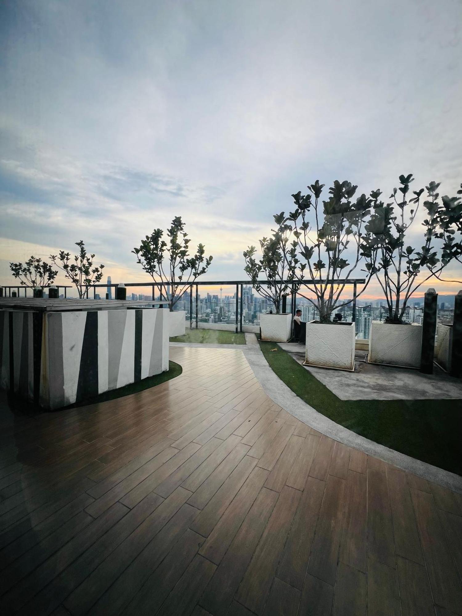 Reizz Residence By Elysium Kuala Lumpur Exterior photo