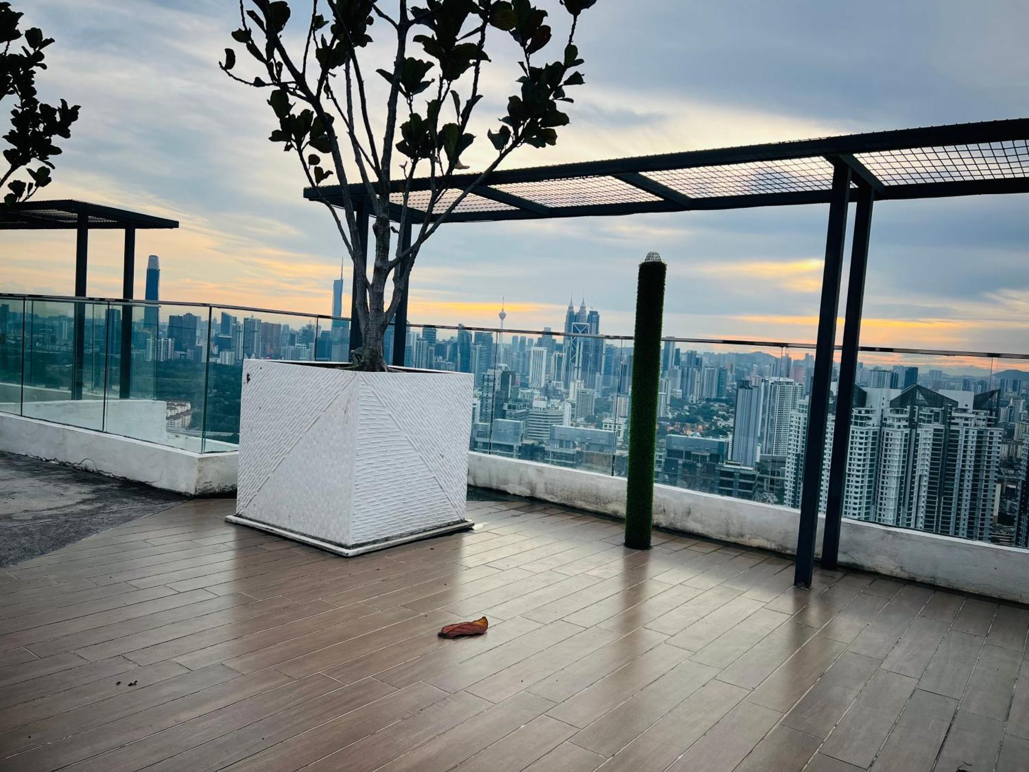 Reizz Residence By Elysium Kuala Lumpur Exterior photo